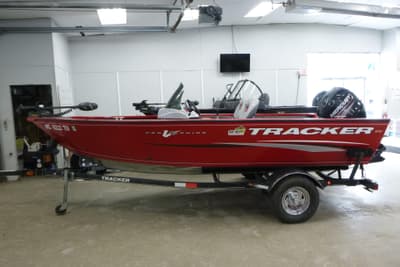 BOATZON | Tracker Pro Guide V16 SC 2015