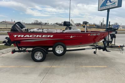 BOATZON | Tracker Pro Guide V16 SC 2016