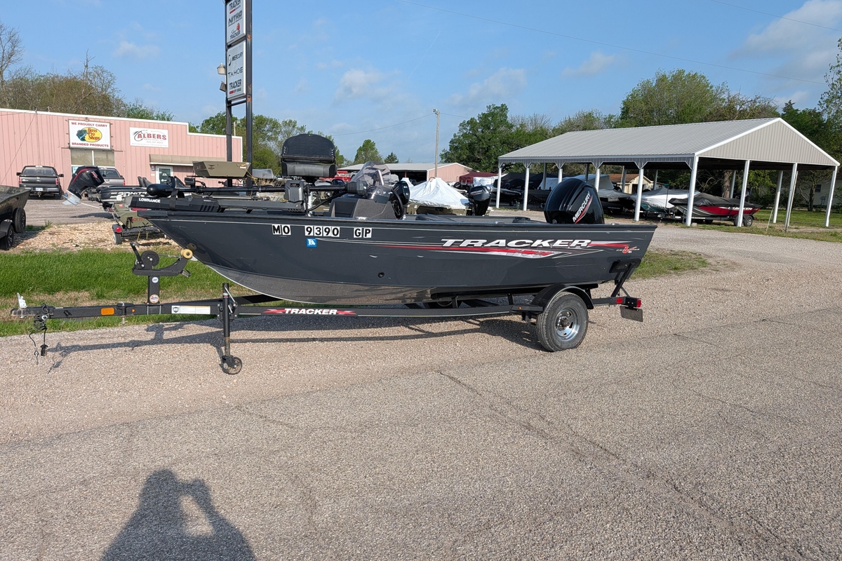 2022 Tracker Pro Guide V16 SC - Sold Boat
