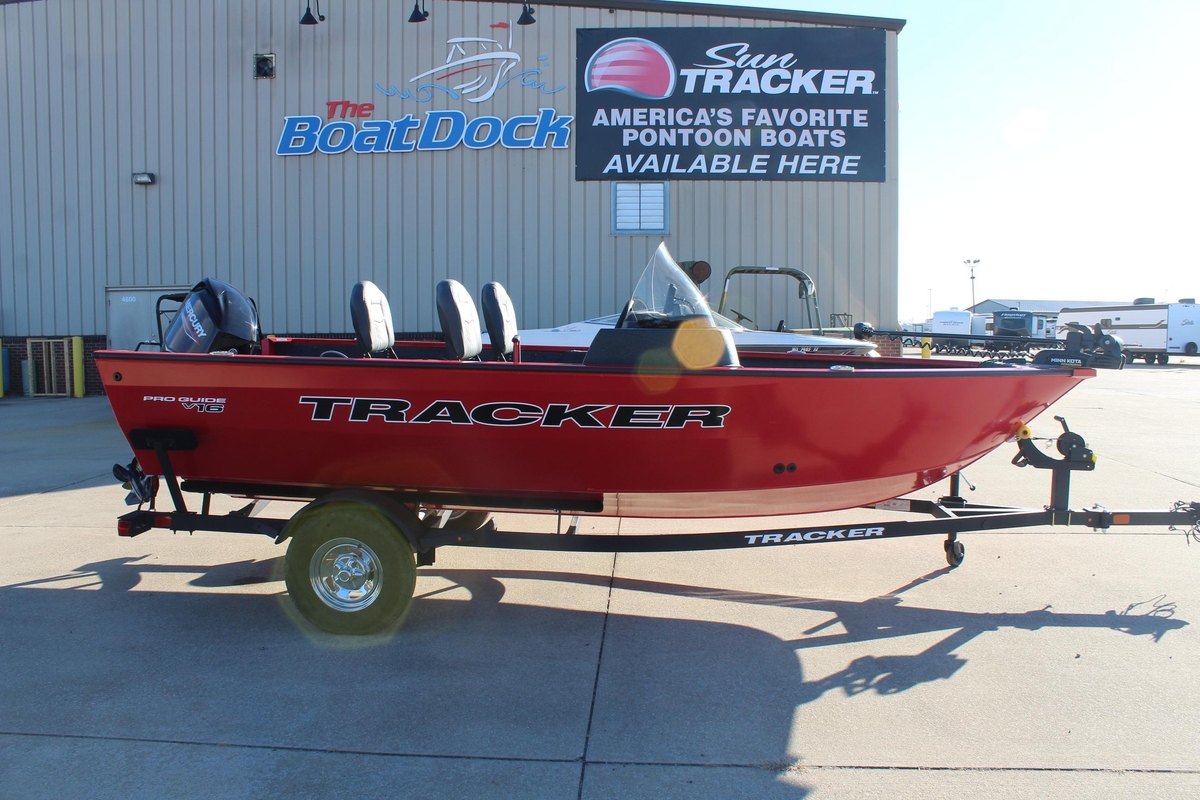 2026 Tracker Pro Guide V16 SC - Sold Boat