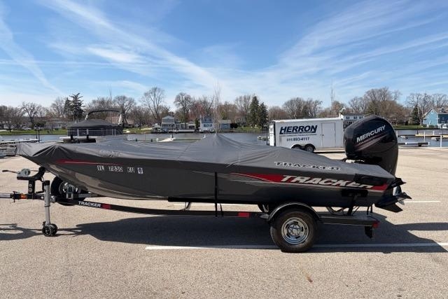 2016 Tracker Pro Team 195 TXW Tournament Edition - Sold Boat