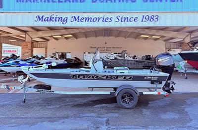 BOATZON | Tracker® Boats Bass Tracker Classic CC 2027