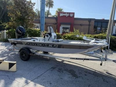 BOATZON | Tracker® Boats Bass Tracker Classic CC 2027