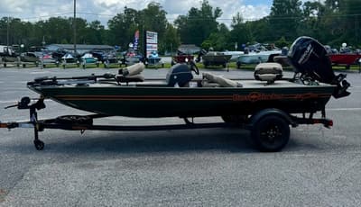 BOATZON | Tracker® Boats Bass Tracker Classic Limited 2026