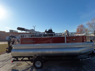 BOATZON | Tracker® Boats BB16XLS 26 2026