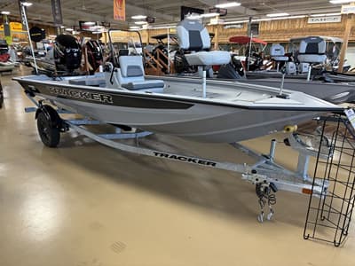 BOATZON | Tracker® Boats BT 175CC 2027