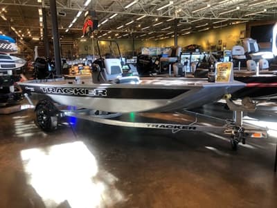 BOATZON | Tracker® Boats CLASSIC CC 2027
