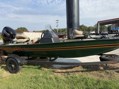 BOATZON | Tracker® Boats CLASSIC LTD 2026
