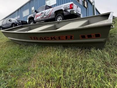 BOATZON | Tracker® Boats Grizzly 10 Jon 2025