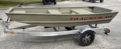 BOATZON | Tracker® Boats Grizzly 1036 Jon 2024