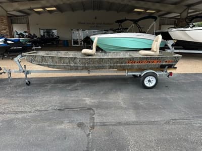 BOATZON | Tracker® Boats Grizzly 15 Jon 2026