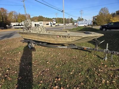 BOATZON | Tracker® Boats GRIZZLY 1648 MVX SC With Trailer 2017