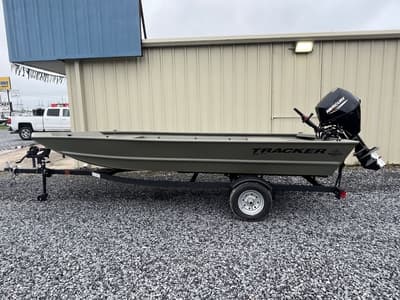 BOATZON | Tracker® Boats Grizzly 1648 Utility 2026