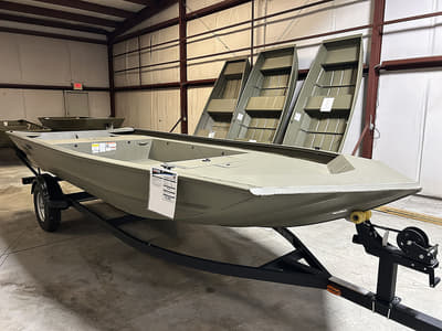 BOATZON | Tracker® Boats Grizzly 1754 Utility 2026