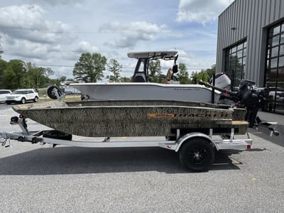 BOATZON | Tracker® Boats Grizzly 1756 T Marsh 2026