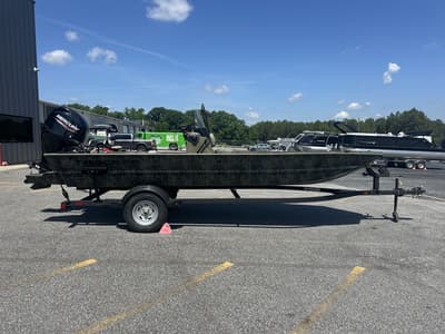 BOATZON | Tracker® Boats Grizzly 1860 CC 2026
