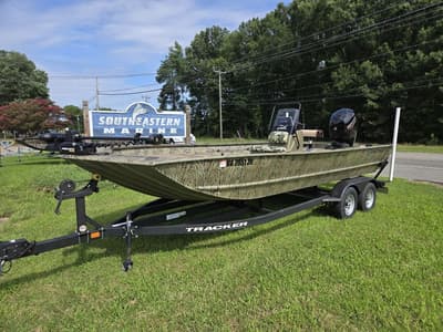 BOATZON | Tracker® Boats Grizzly 2072 CC 2025
