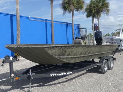 BOATZON | Tracker® Boats Grizzly 2072 CC Sportsman 2026