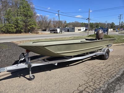 BOATZON | Tracker® Boats Grizzly 2072 Utility 2025
