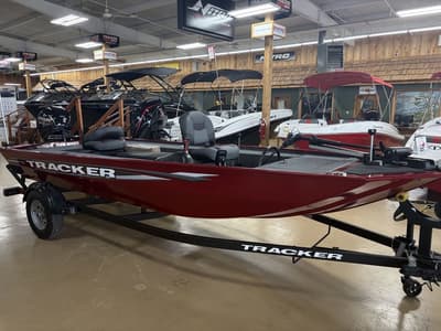 BOATZON | Tracker® Boats PF 17 2026