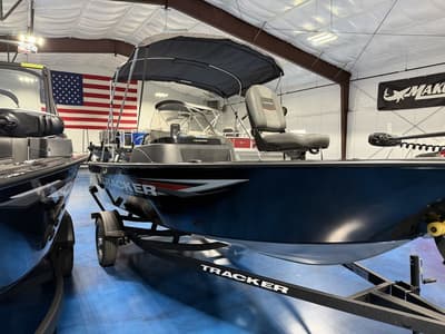 BOATZON | Tracker® Boats PG V16 SC 2026