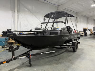BOATZON | Tracker® Boats PG V16 WT 2027