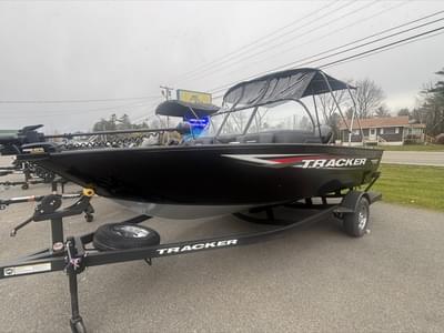 BOATZON | Tracker® Boats PG V175 CB 2026