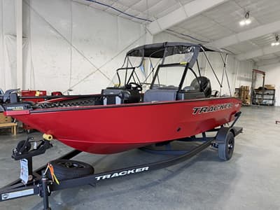 BOATZON | Tracker® Boats PG V175 CB 2027