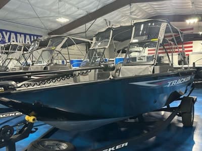 BOATZON | Tracker® Boats PG V175 WT 2026