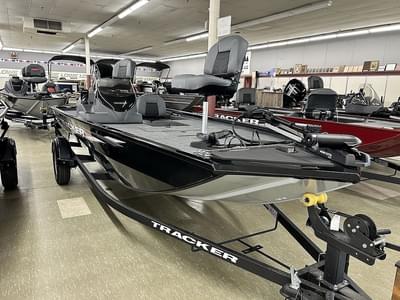 BOATZON | Tracker® Boats PRO 170 2026
