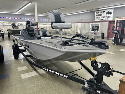 BOATZON | Tracker® Boats Pro 170 2027