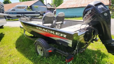 BOATZON | Tracker® Boats Pro Guide V16 SC 2015
