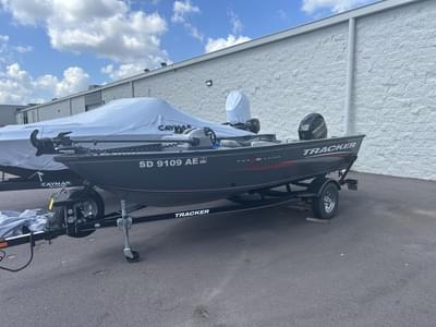 BOATZON | Tracker® Boats Pro Guide V16 SC 2016
