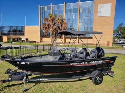 BOATZON | Tracker® Boats Pro Guide V16 SC 2020