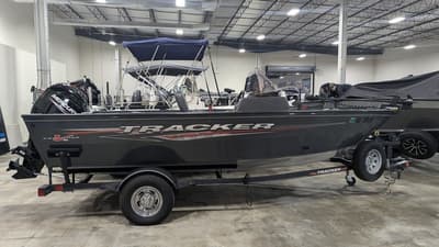 BOATZON | Tracker® Boats PRO Guide V16 SC 2021