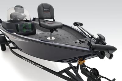 BOATZON | Tracker® Boats Pro Guide V16 SC 2026