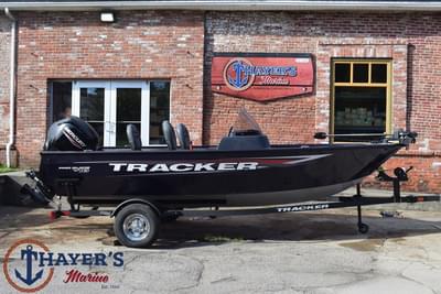 BOATZON | Tracker® Boats Pro Guide V16 SC 2026