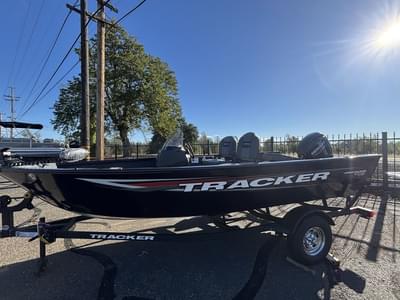 BOATZON | Tracker® Boats Pro Guide V16 SC 2026