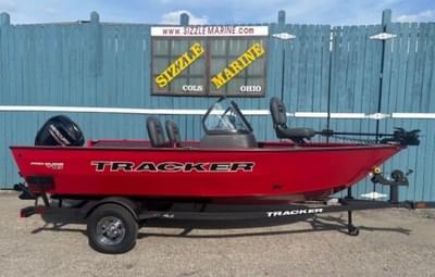 BOATZON | Tracker® Boats Pro Guide V16 WT 2026
