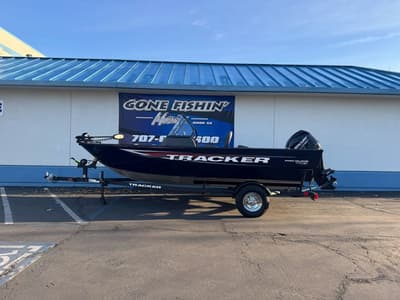 BOATZON | Tracker® Boats Pro Guide V16 WT 2026