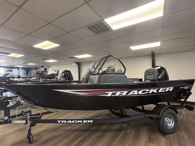 BOATZON | Tracker® Boats Pro Guide V16 WT 2026 BOATZON | Tracker® Boats Pro Guide V16 WT 2026