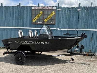 BOATZON | Tracker® Boats Pro Guide V16 WT 2027