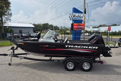 BOATZON | Tracker® Boats Pro Guide V175 Combo 2018