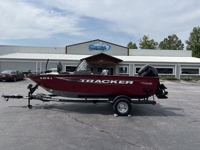 BOATZON | Tracker® Boats Pro Guide V175 Combo 2025