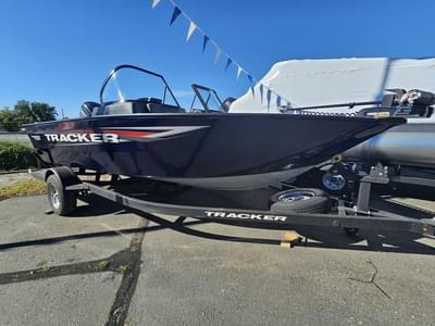 BOATZON | Tracker® Boats Pro Guide V175 Combo 2026