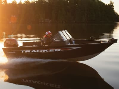 BOATZON | Tracker® Boats Pro Guide V175 Combo 2026