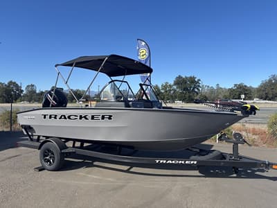 BOATZON | Tracker® Boats Pro Guide V175 Combo 2027