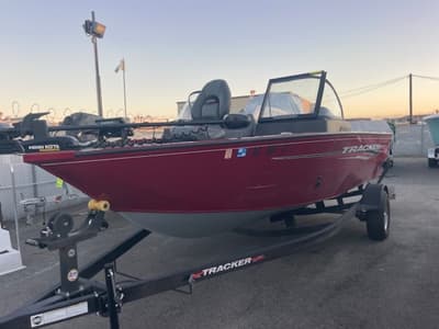 BOATZON | Tracker® Boats Pro Guide V175 WT 2024