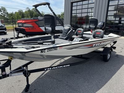 BOATZON | Tracker® Boats Pro Team 175 Crappie Edition 2025