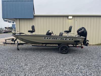 BOATZON | Tracker® Boats Pro Team 175 Crappie Edition 2026